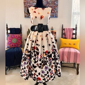 Floral and Butterfly Print Dress🦋